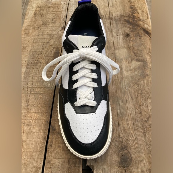 Embassy of Bricks + Logs - Lambeth Sneaker (vegan) - Picture 2 of 5